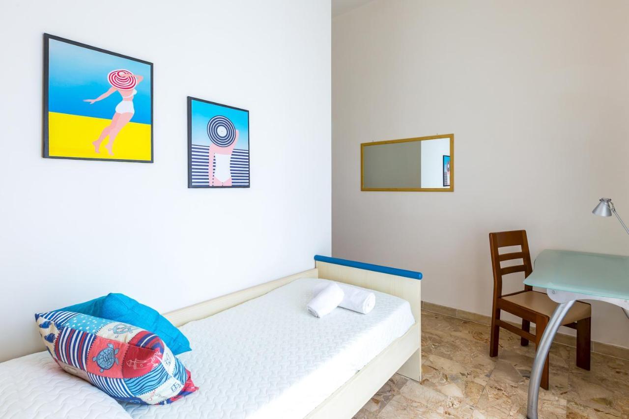 Rione Emanuele III - 4 Bedroom Apartment Неаполь Экстерьер фото