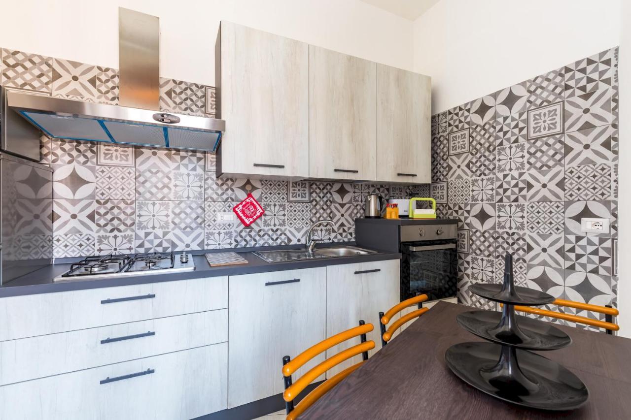 Rione Emanuele III - 4 Bedroom Apartment Неаполь Экстерьер фото